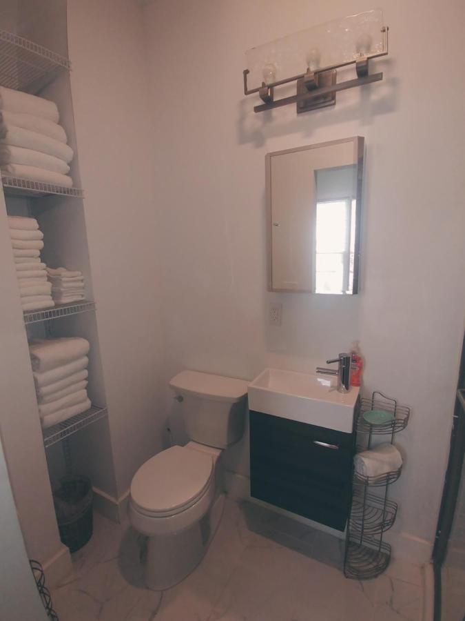 East Bayside/ Munjoy - Charming Downtown Escape Apartment Портланд Екстериор снимка