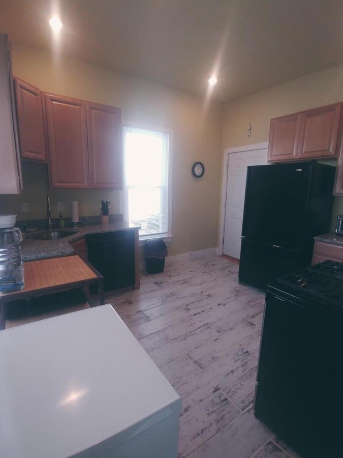 East Bayside/ Munjoy - Charming Downtown Escape Apartment Портланд Екстериор снимка